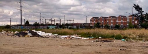 Cuerpo sin vida de un hombre fue hallado en colchón en Kennedy