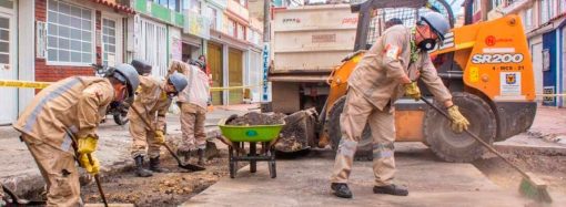 Denuncian falta de avances y trabajadores en obras de la localidad de Kennedy y Santa Fe