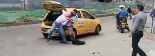 Taxista y conductor de SITP se agredieron en calle de Bogotá