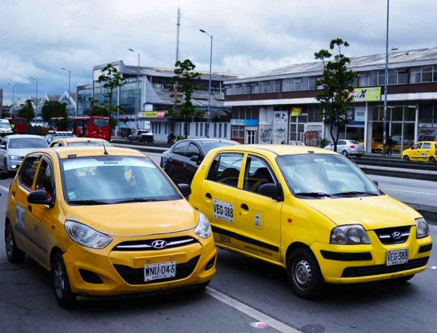 Taxistas planean protestas ante escalada del precio de la gasolina: el costo del galón ya alcanza los $13,000