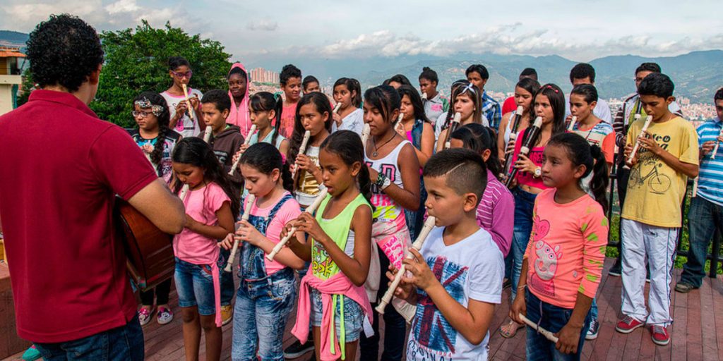 Sonidos de Esperanza: Música para el Futuro de Colombia